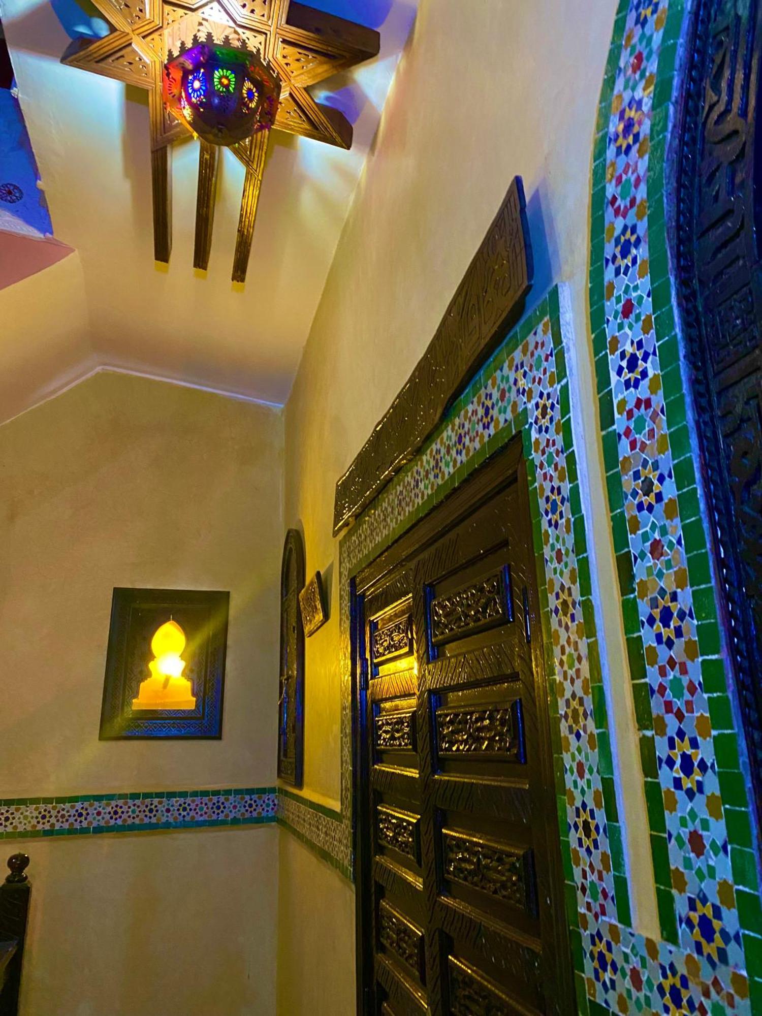 Riad Nezha Avec Jacuzzi Et 3 Piscines Au Coeur De Marrakesh Exterior foto