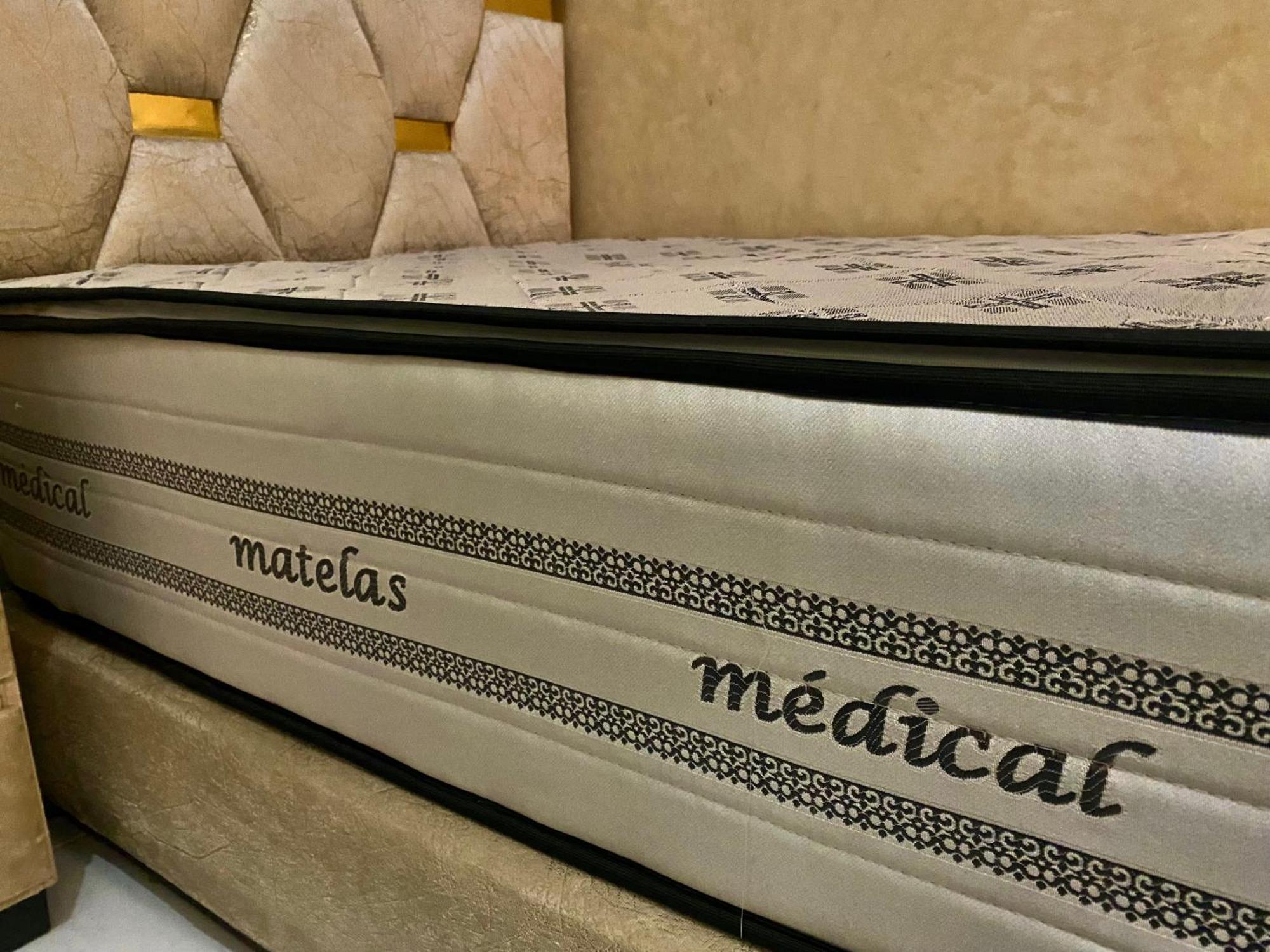 Riad Nezha Avec Jacuzzi Et 3 Piscines Au Coeur De Marrakesh Exterior foto