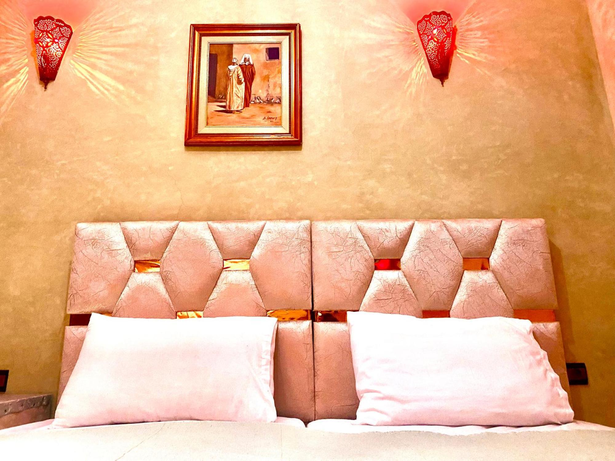 Riad Nezha Avec Jacuzzi Et 3 Piscines Au Coeur De Marrakesh Exterior foto