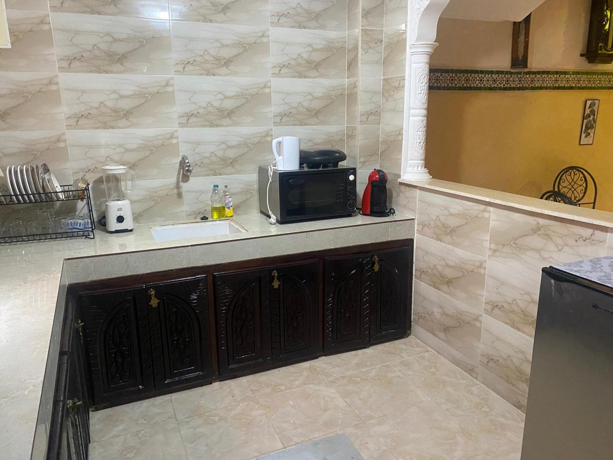 Riad Nezha Avec Jacuzzi Et 3 Piscines Au Coeur De Marrakesh Exterior foto