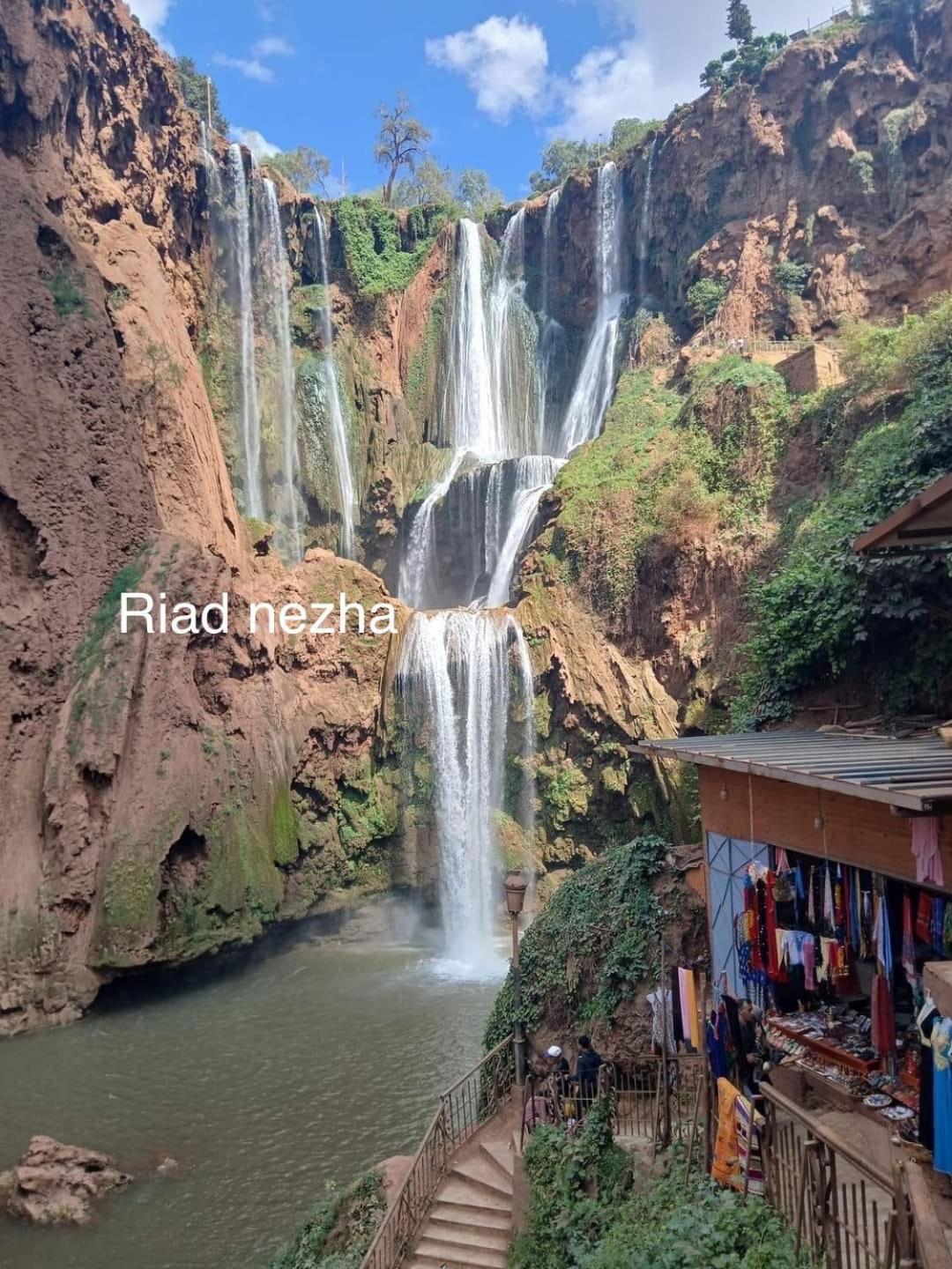Riad Nezha Avec Jacuzzi Et 3 Piscines Au Coeur De Marrakesh Exterior foto