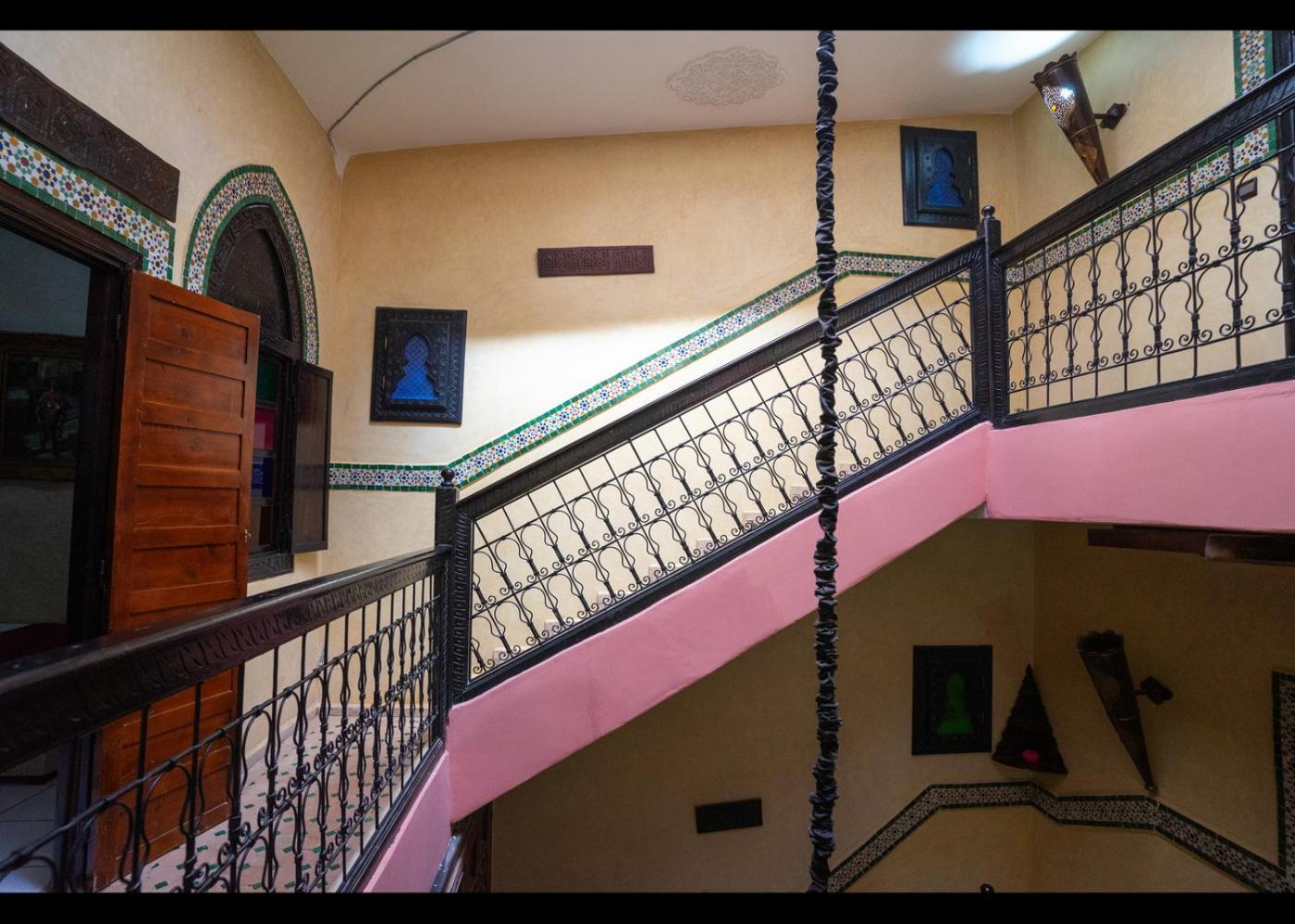 Riad Nezha Avec Jacuzzi Et 3 Piscines Au Coeur De Marrakesh Exterior foto