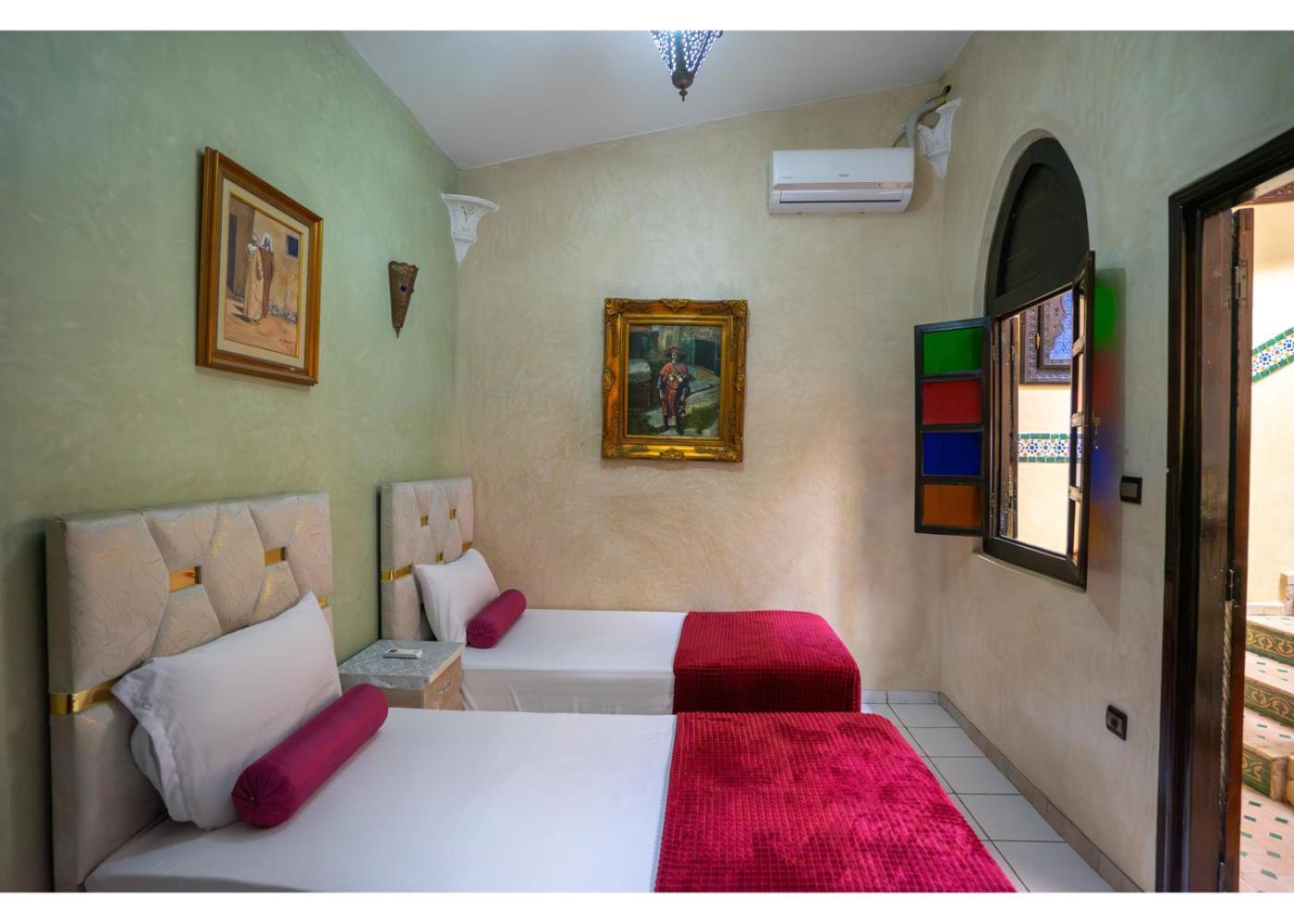 Riad Nezha Avec Jacuzzi Et 3 Piscines Au Coeur De Marrakesh Exterior foto